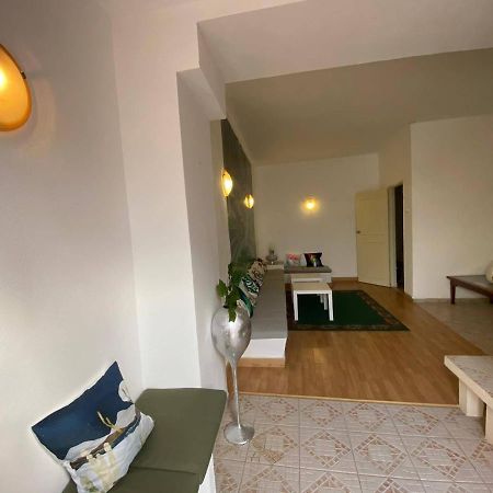 Iguana Guesthouse Лагос Екстериор снимка